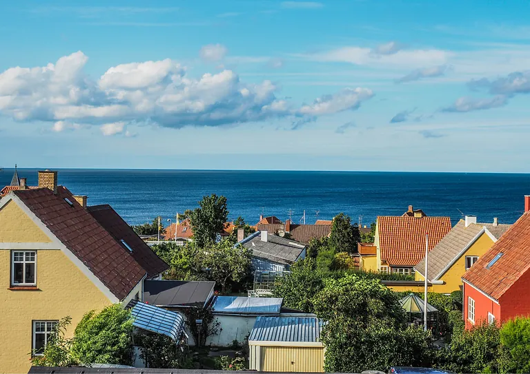 udsigt over hustage mod havet